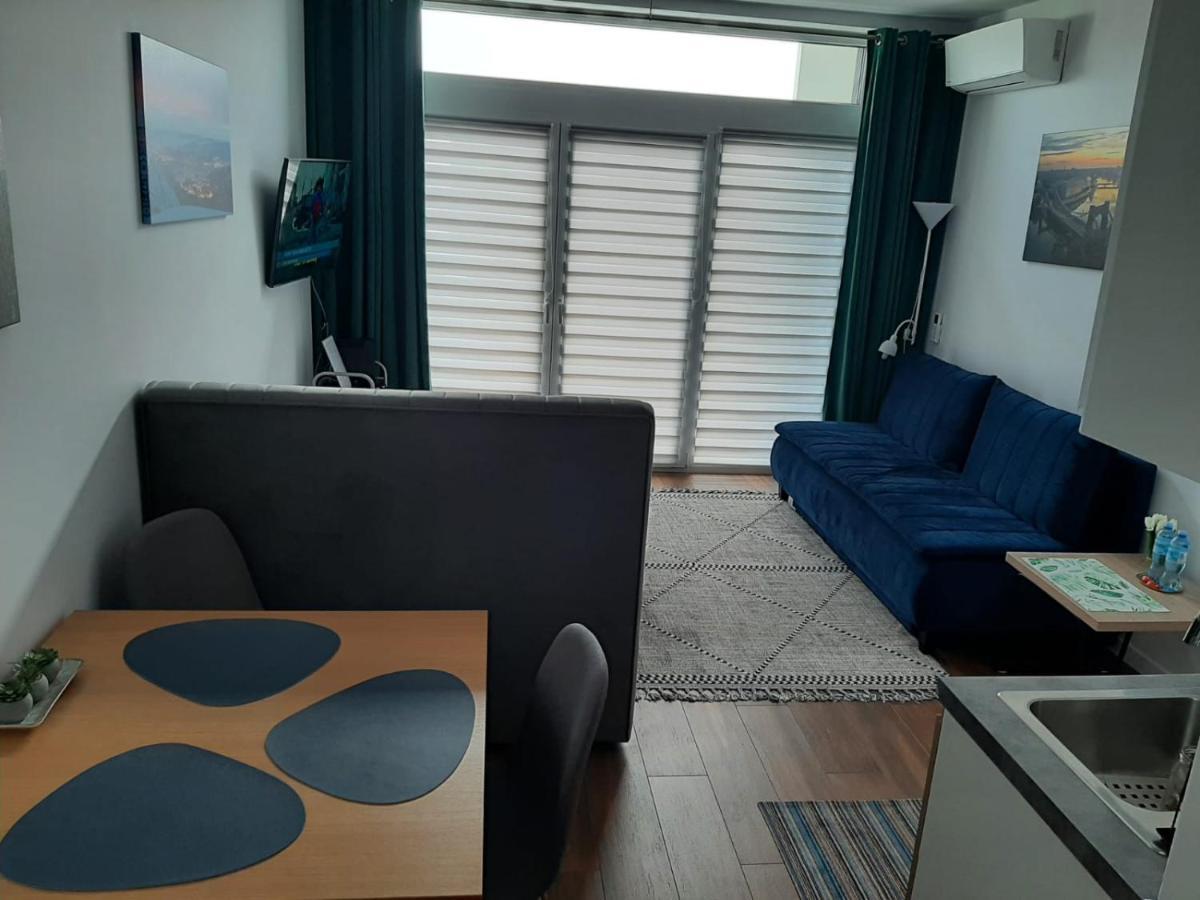 Aparta Lotnisko Vratislav Exteriér fotografie